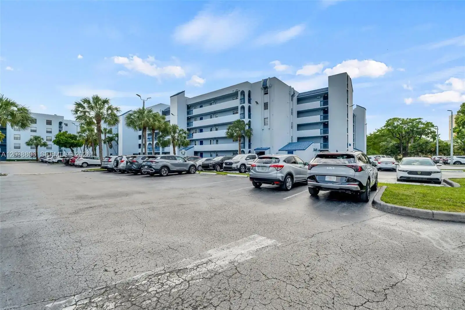 9460 Fontainebleau Blvd # 519, Miami FL 33172 photo 5