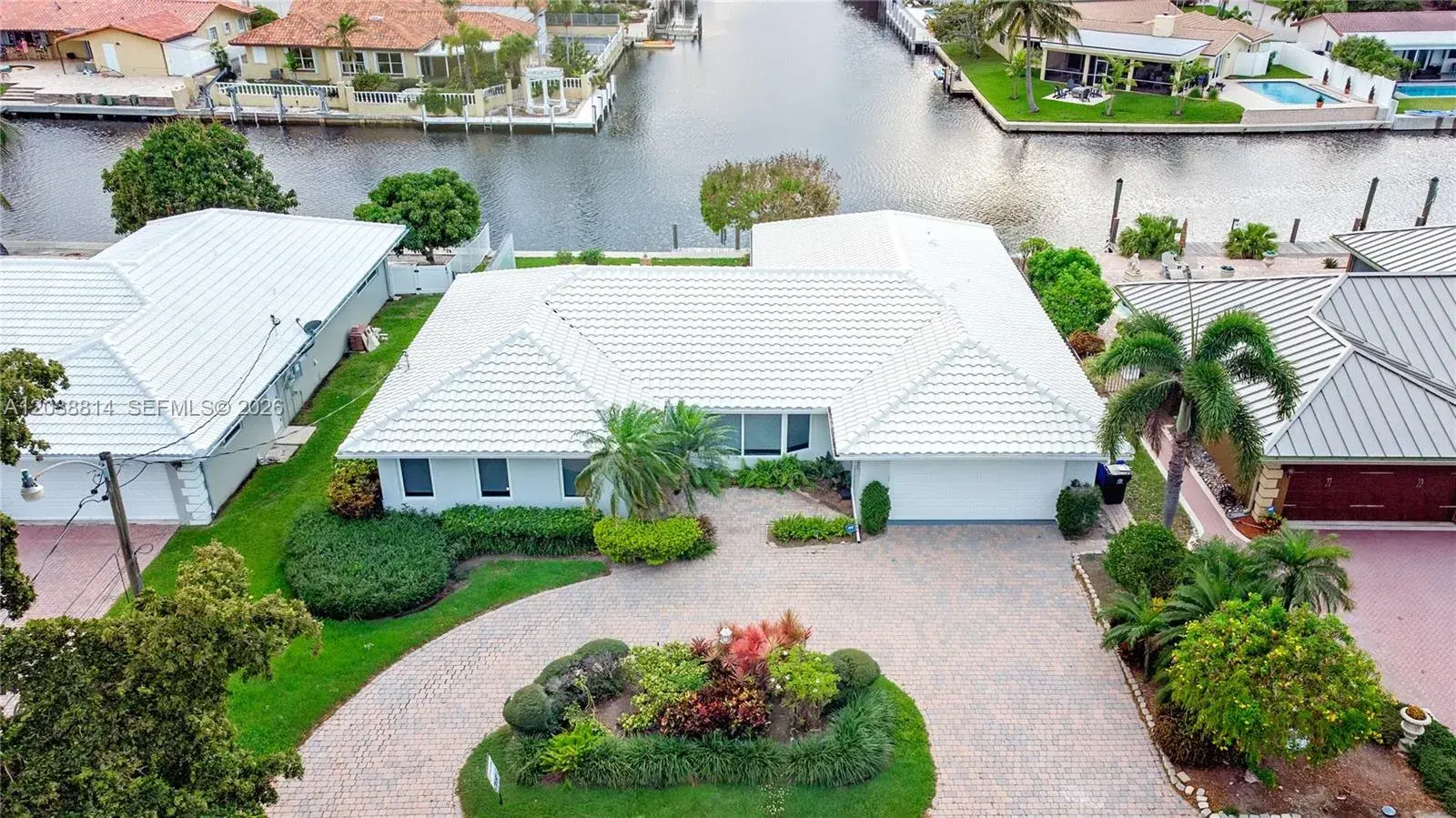 5721 Bayview Dr, Fort Lauderdale FL 33308