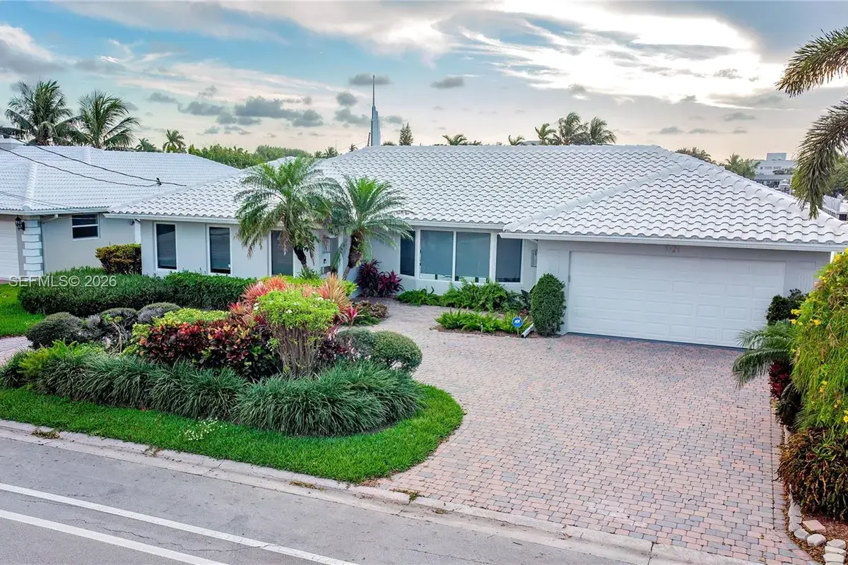 5721 Bayview Dr, Fort Lauderdale FL 33308