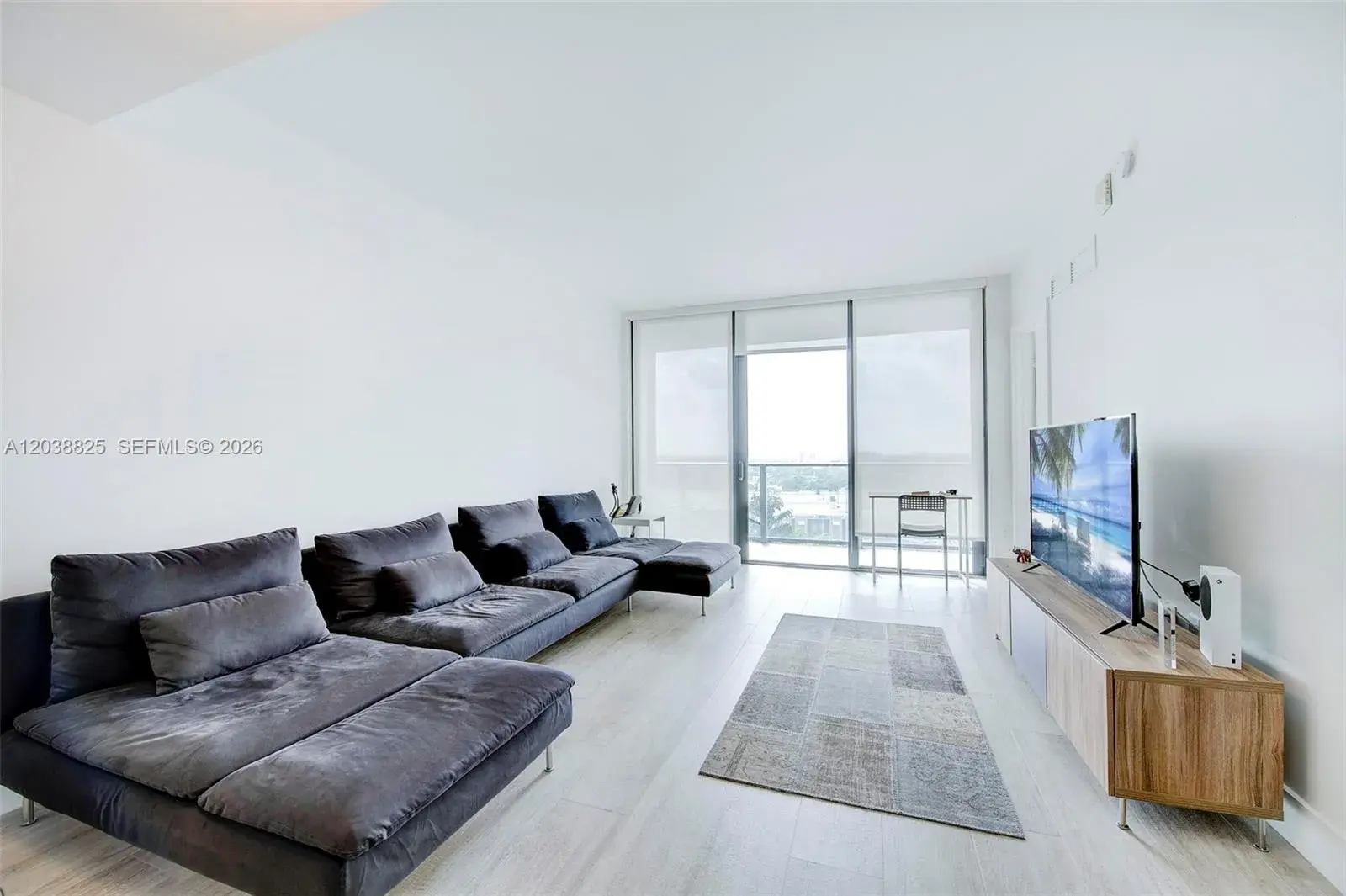 121 NE 34th St # 1111, Miami FL 33137