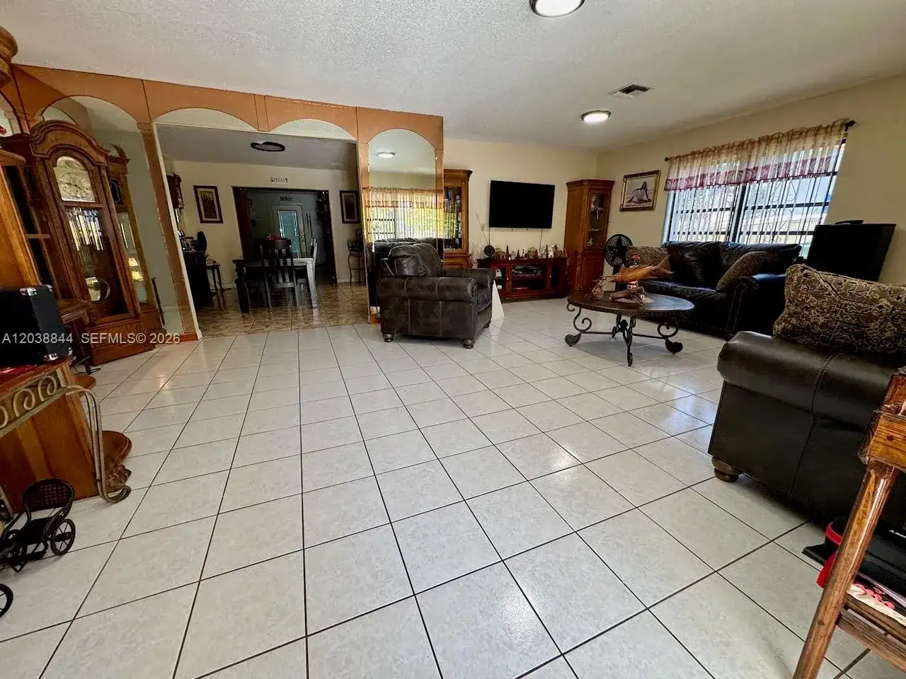 15940 NW 37th Pl, Miami Gardens FL 33054 photo 4