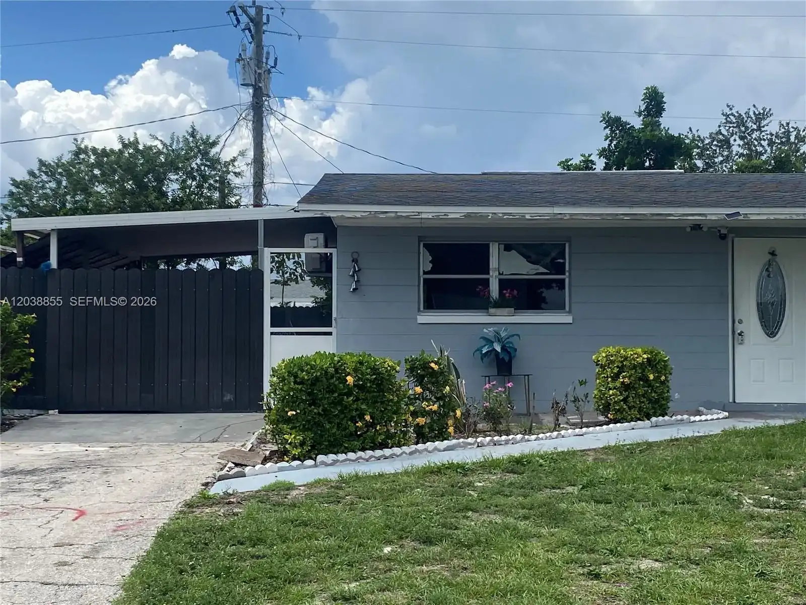 1111 N VINEYARD ST, Lehigh Acres FL 33936