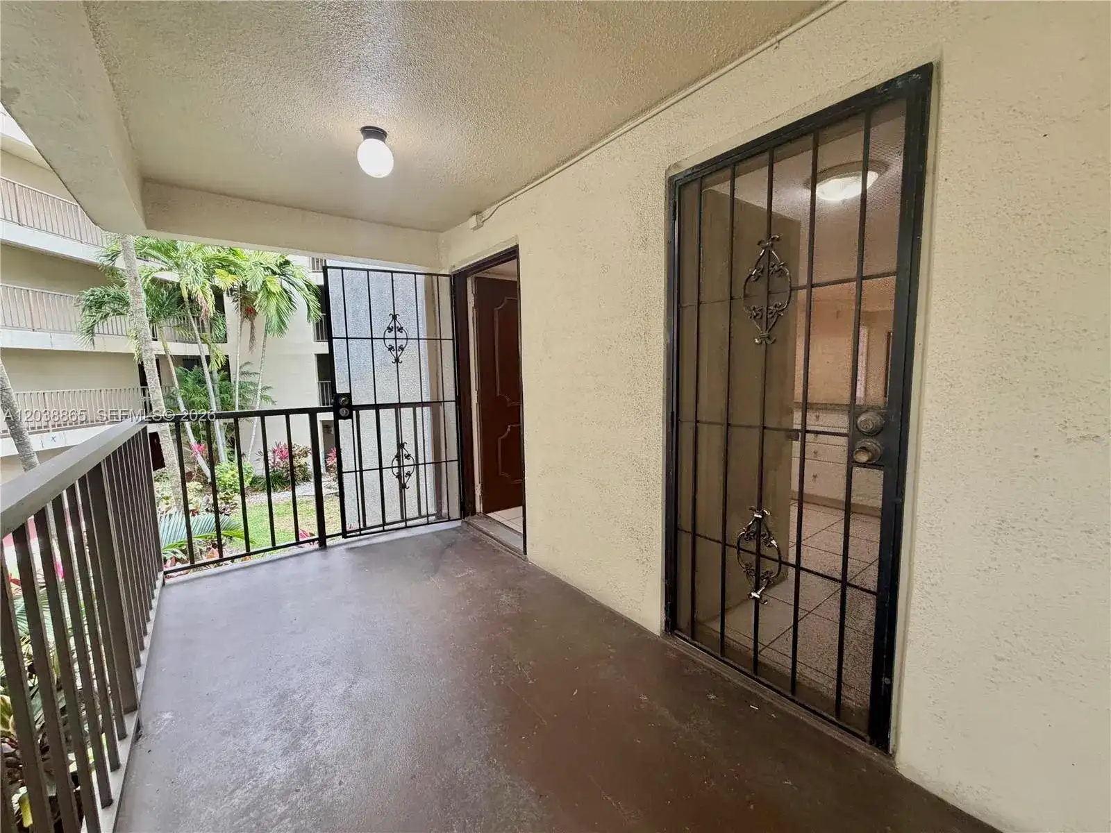 2320 S Cypress Bend Dr # 206, Pompano Beach FL 33069 photo 2