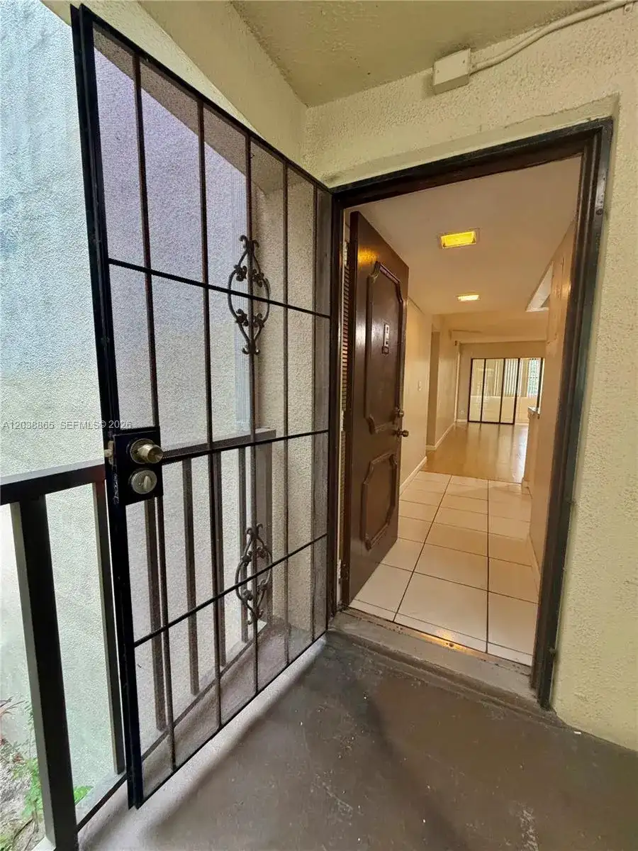 2320 S Cypress Bend Dr # 206, Pompano Beach FL 33069 photo 3