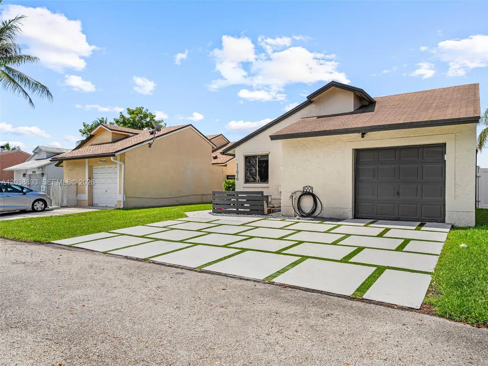 11010 SW 13th St, Pembroke Pines FL 33025 photo 4