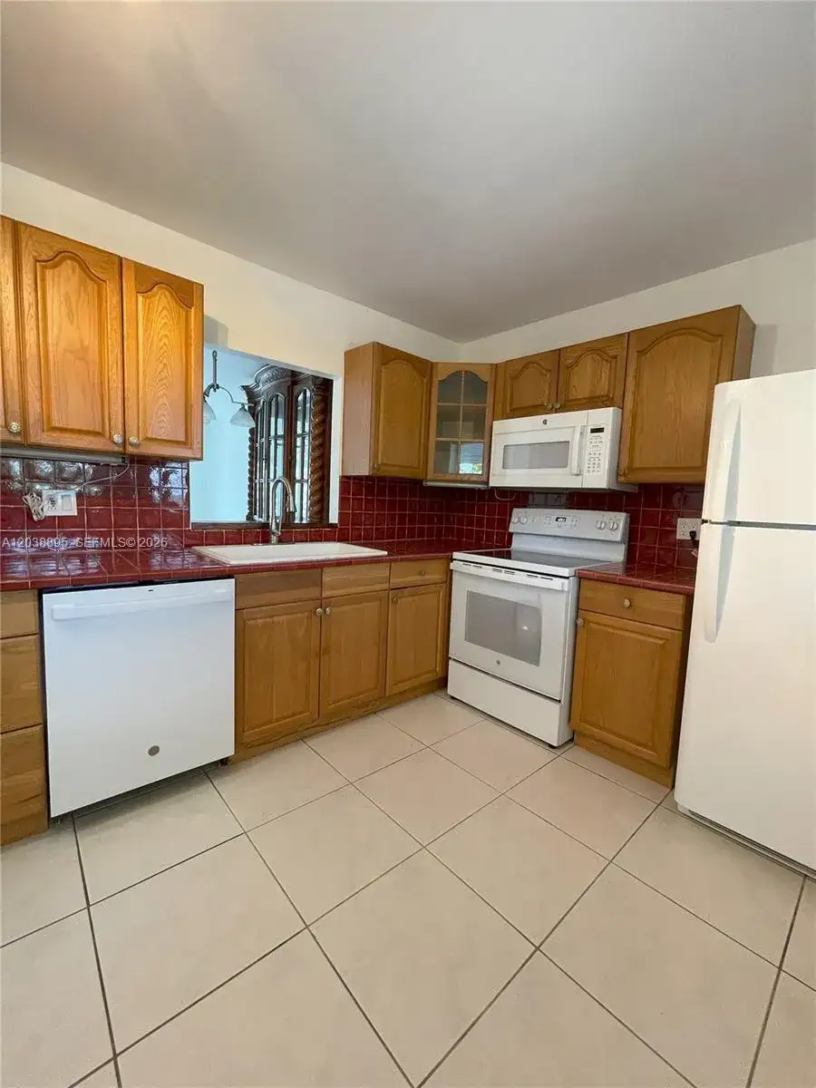 3750 NE 169th St # 408, North Miami Beach FL 33160 photo 2