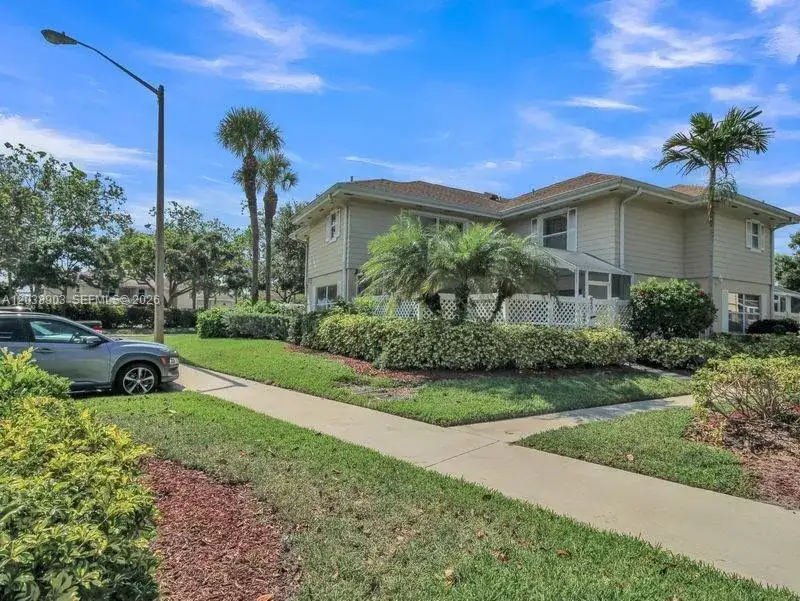 6403 Dryden Ct, Boynton Beach FL 33436 photo 2