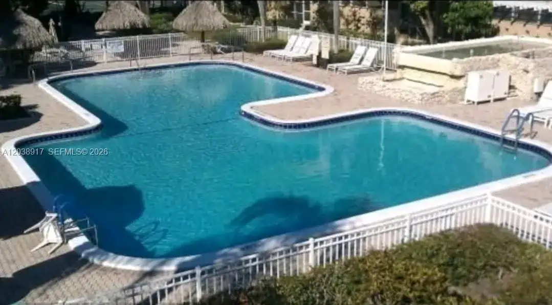 404 NW 68th Ave # 304, Plantation FL 33317 photo 2