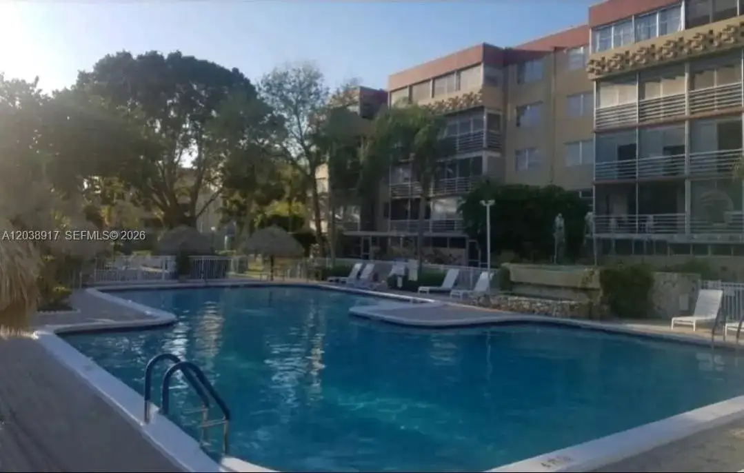 404 NW 68th Ave # 304, Plantation FL 33317 photo 3