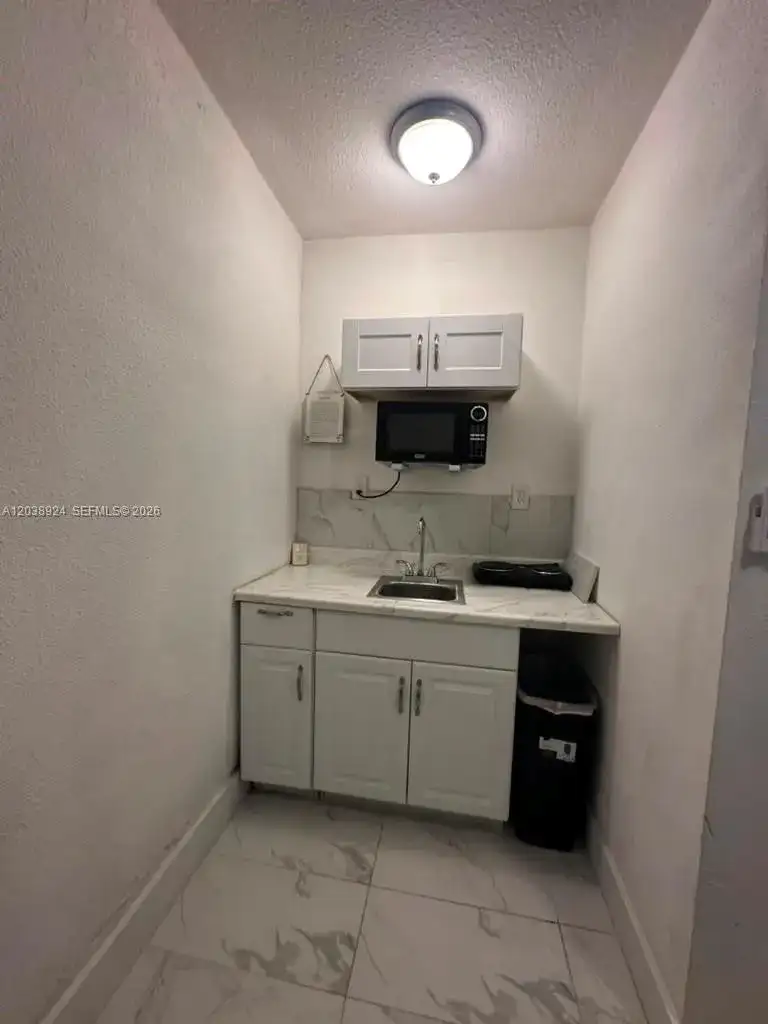 655 NW 2nd St # A, Florida City FL 33034 photo 3