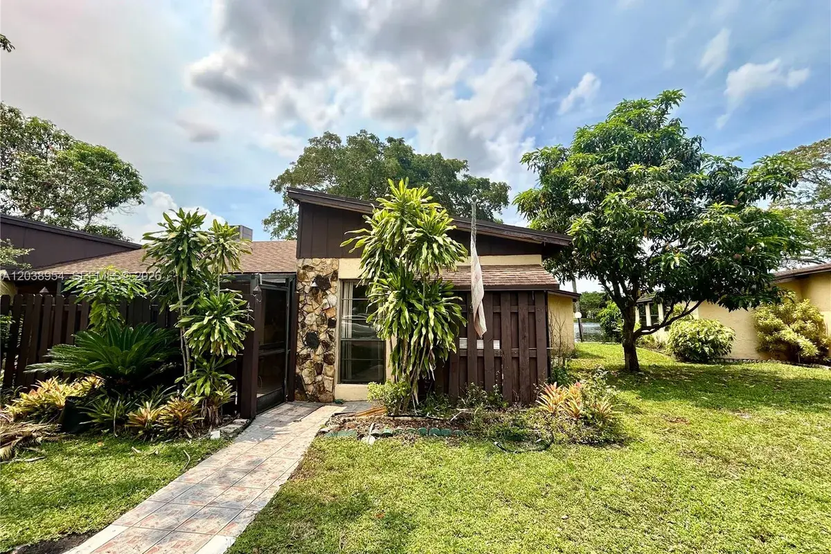 416 Briarwood Cir # 24, Hollywood FL 33024