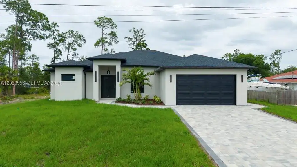 814 Calyton Ave, Lehigh Acres FL 33972 photo 5