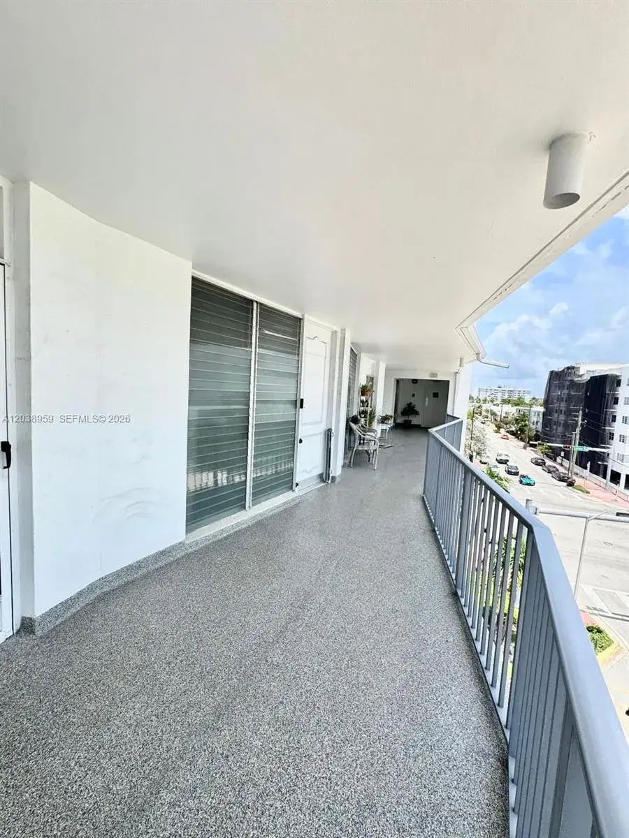 1 bedroom 1 bath Residential for sale at 1100 Alton Rd # 5D, Miami Beach FL 33139