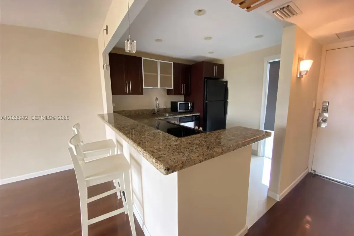 3401 N Country Club Dr # 504, Aventura FL 33180