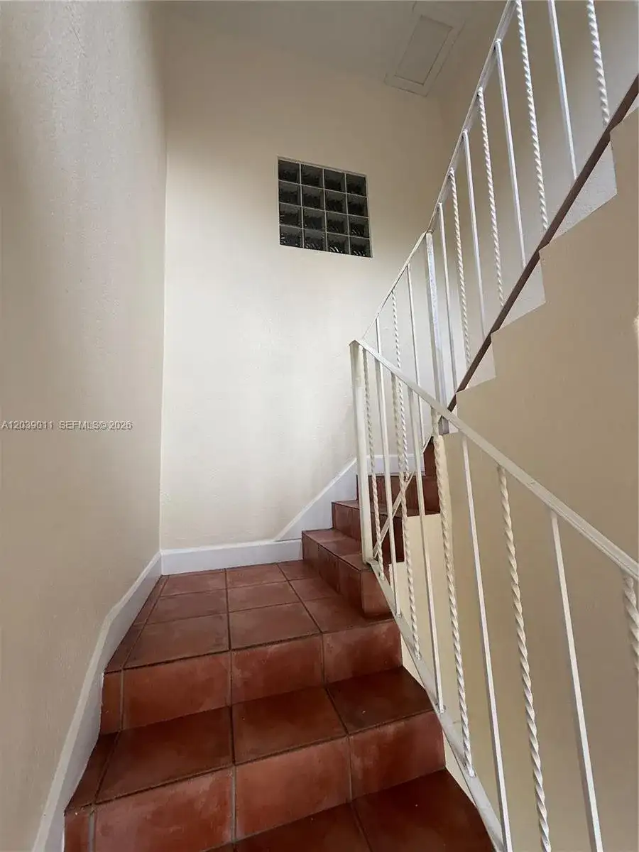 426 NE 77th St Rd # 4, Miami FL 33138 photo 2