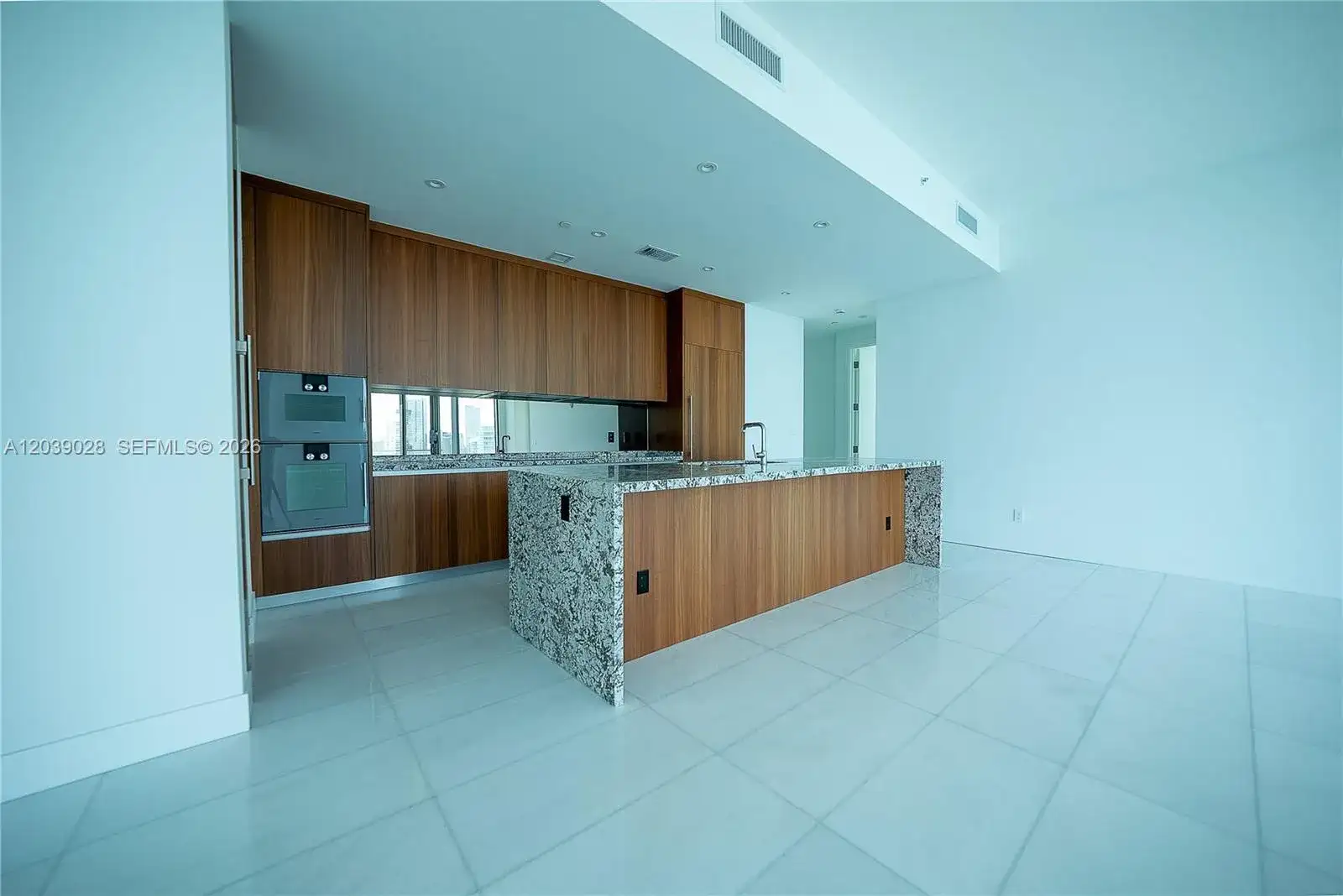 175 SE 25th Rd # 2704, Miami FL 33129 photo 2