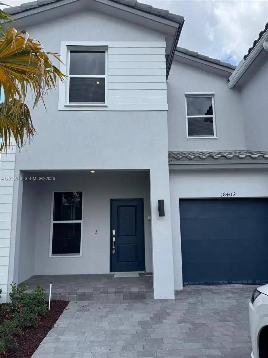 18402 SW 2nd St, Pembroke Pines FL 33029 photo 2