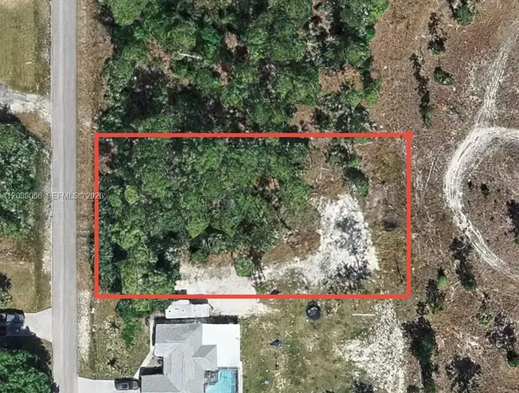 1010 Henry Ave, Lehigh Acres FL 33972