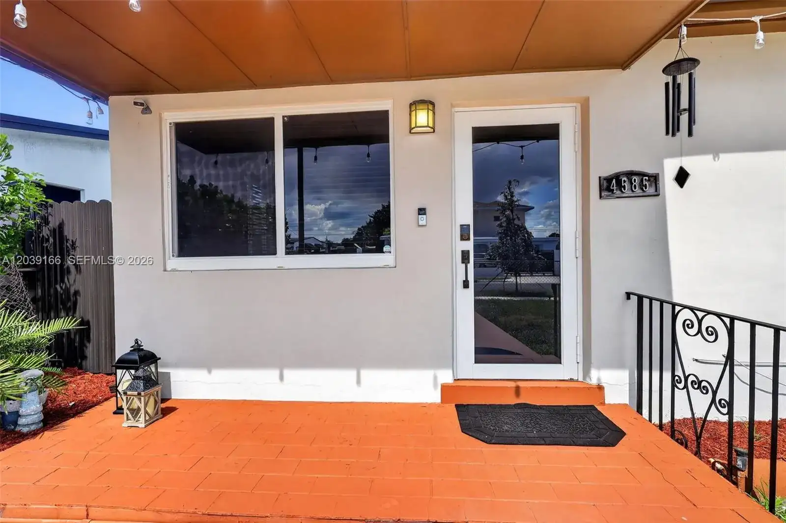 4585 E 9th Ln, Hialeah FL 33013 photo 5