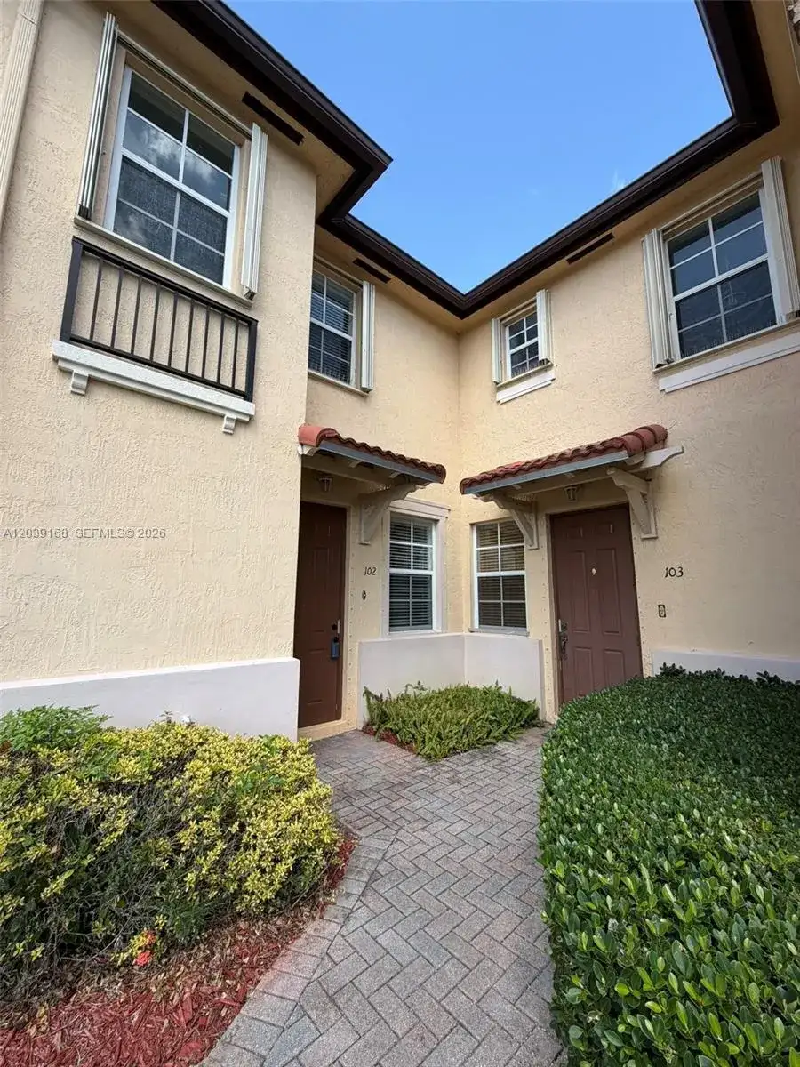1720 NE 33rd Ave # 5, Homestead FL 33033 photo 3