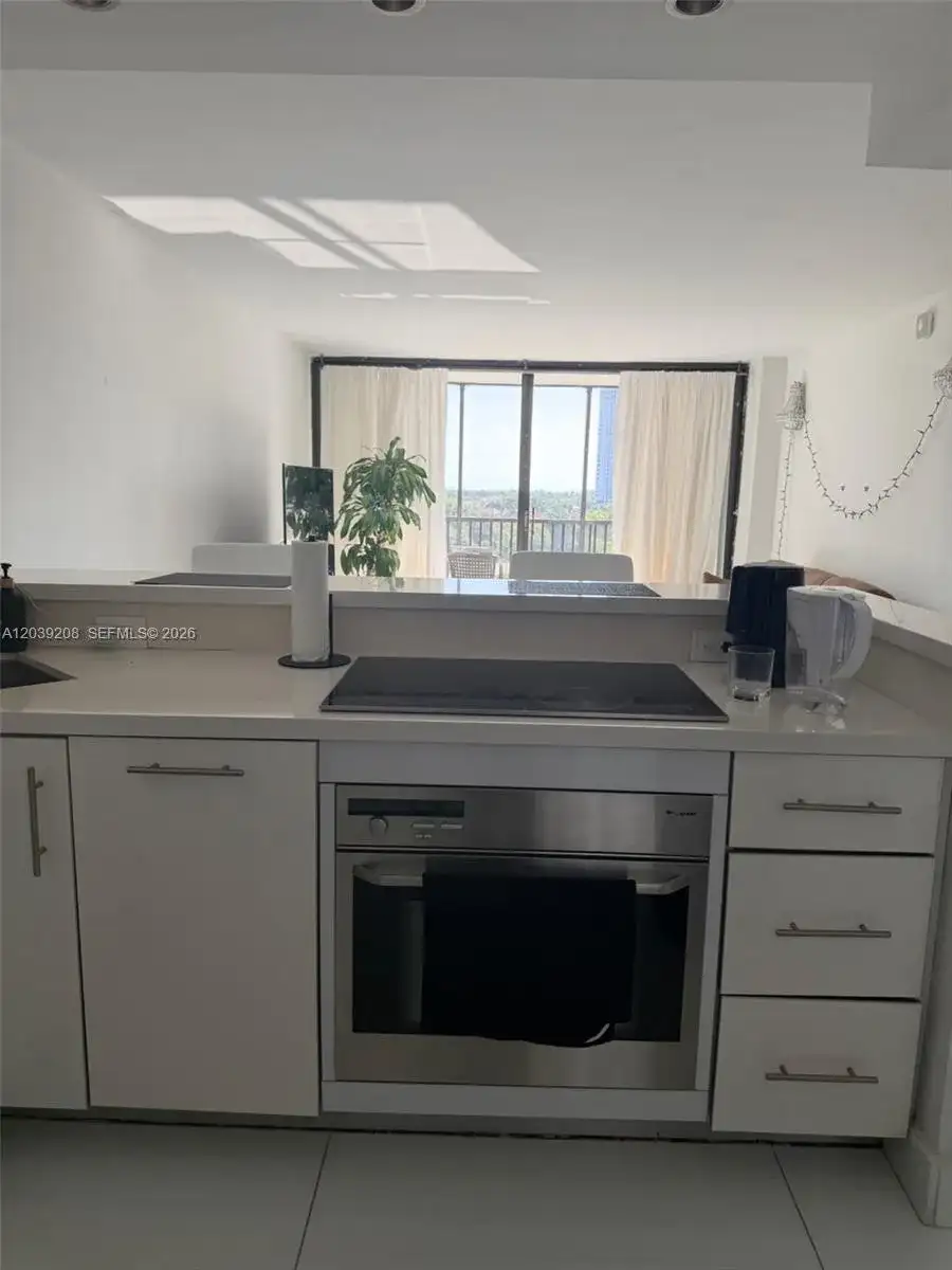 3475 N Country Club Dr # 816, Aventura FL 33180 photo 3