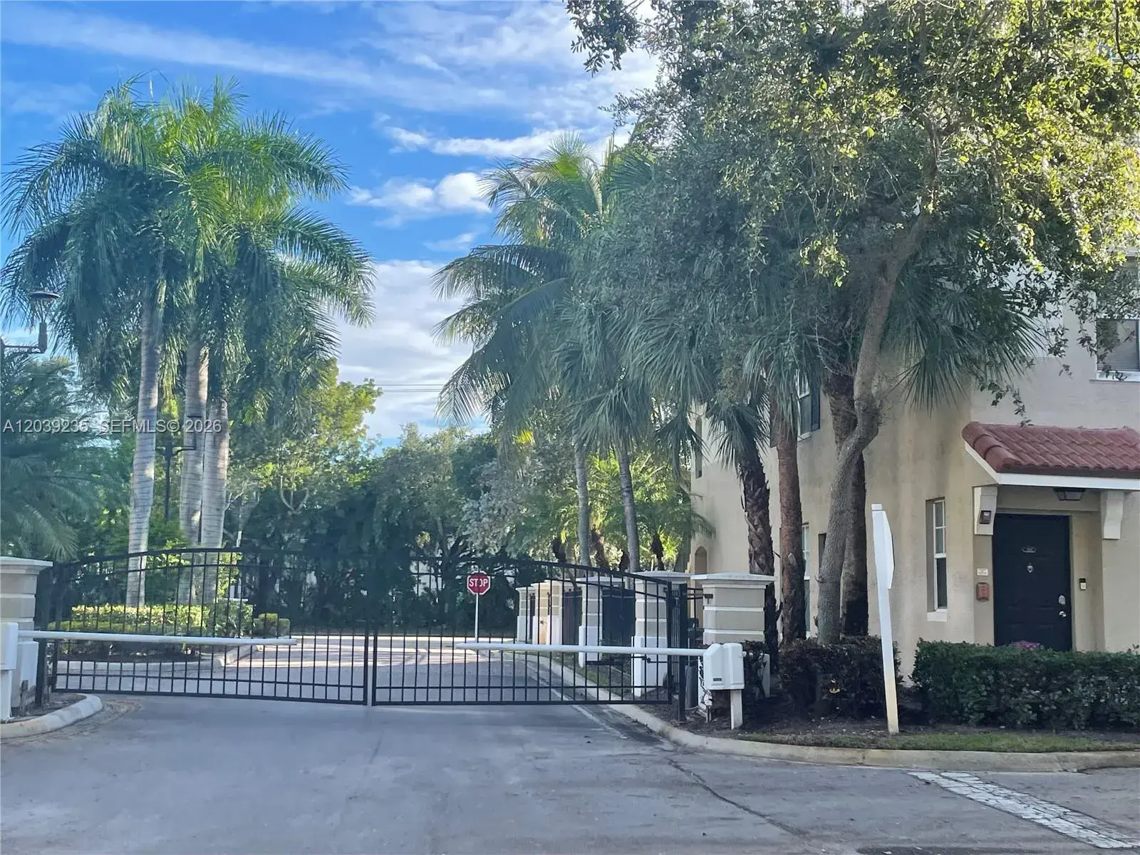 6020 W Sample Rd # 308, Coral Springs FL 33067