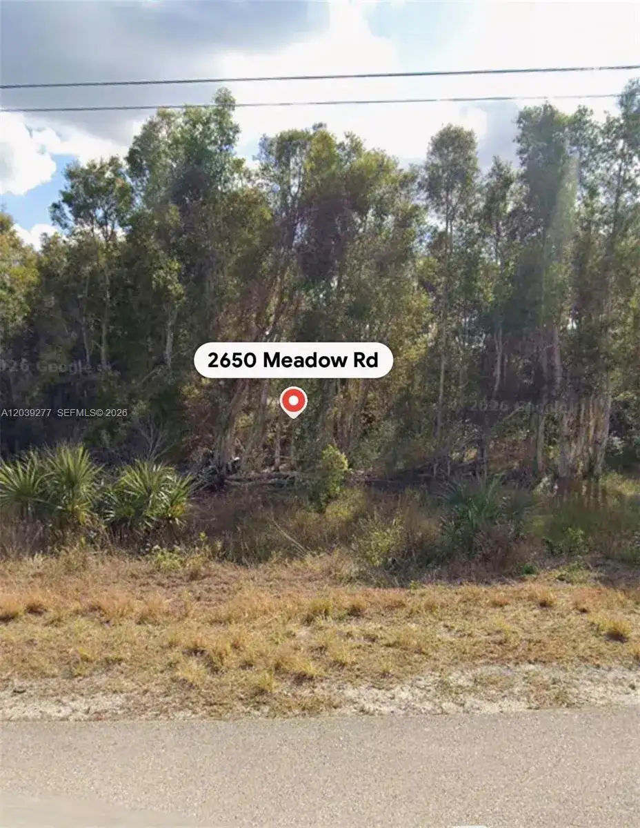 2650 Meadow RD, Lehigh Acres FL 33974 photo 2
