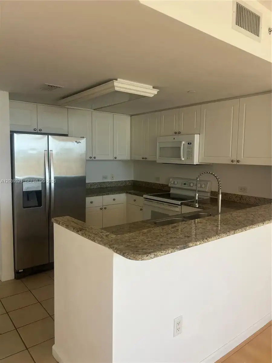 19501 W Country Club Dr # 611, Aventura FL 33180