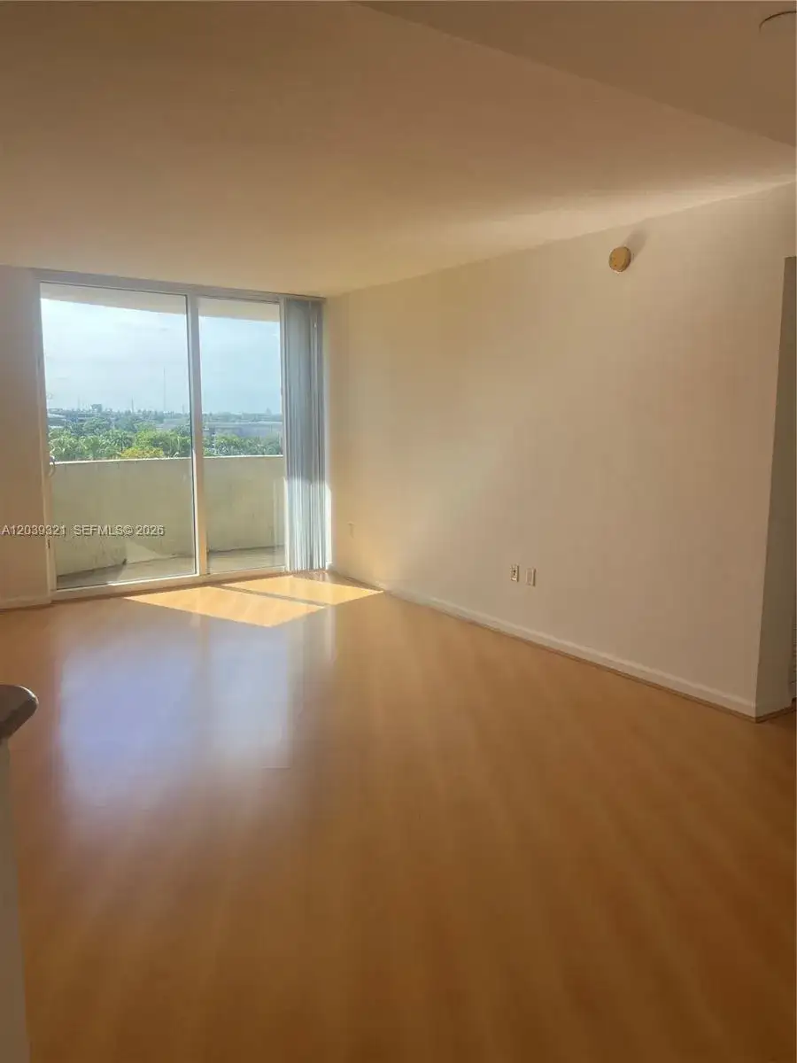 19501 W Country Club Dr # 611, Aventura FL 33180 photo 5