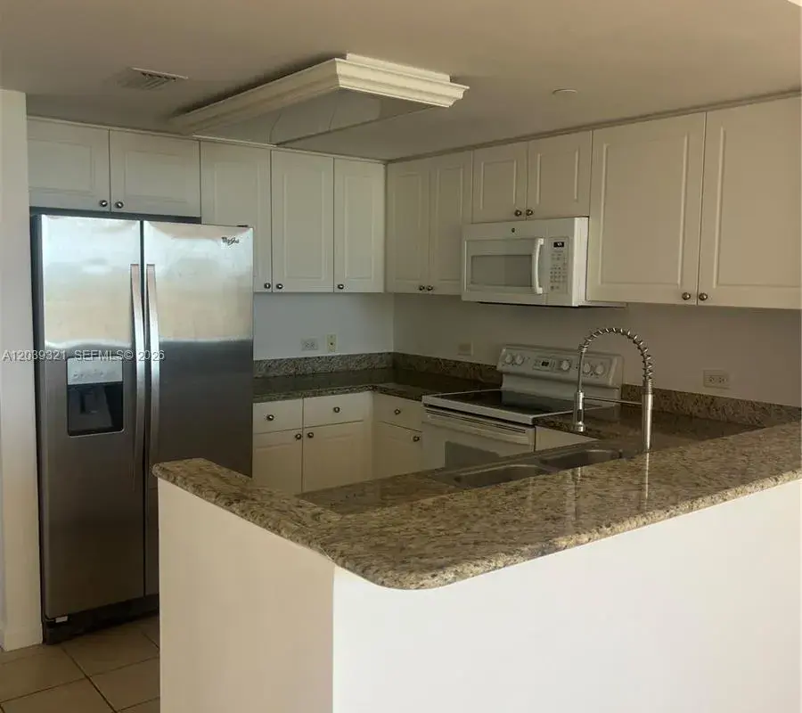 19501 W Country Club Dr # 611, Aventura FL 33180
