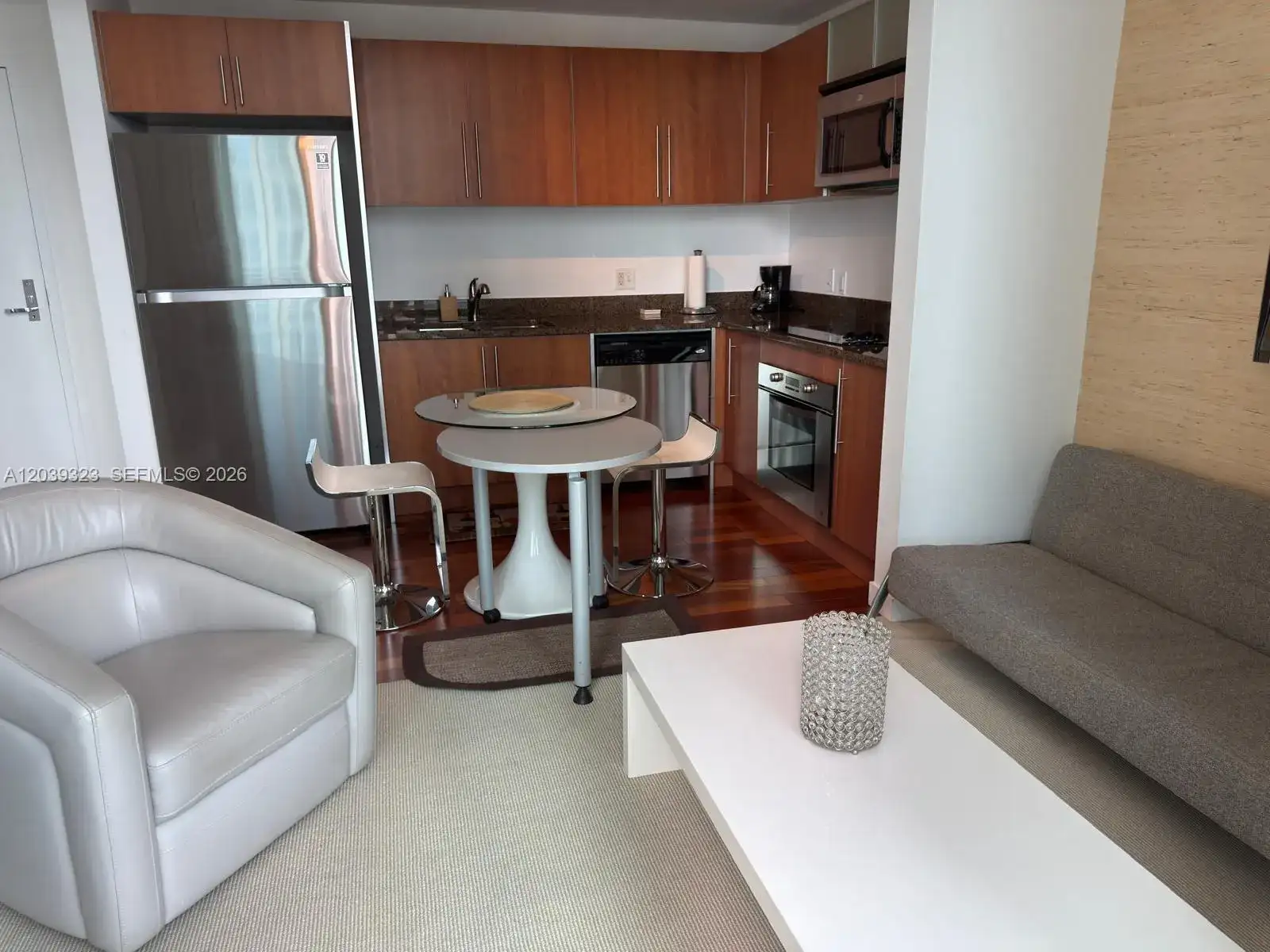 300 S Biscayne Blvd # 3703, Miami FL 33131 photo 4