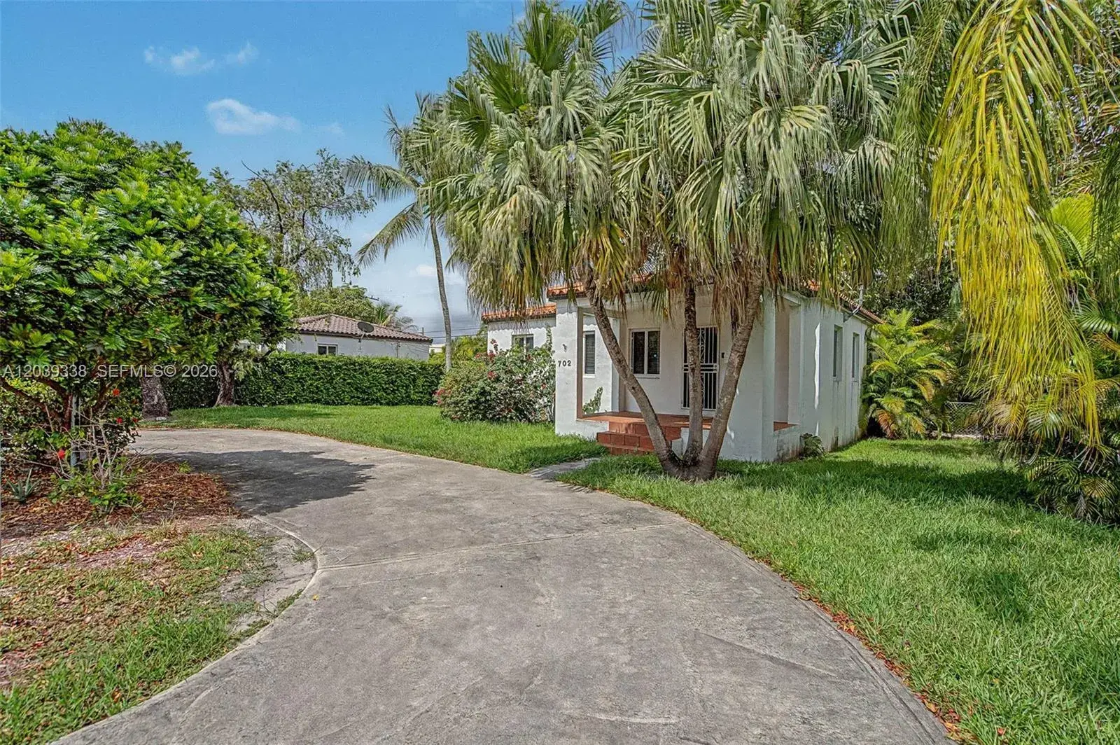 702 Boabadilla, Coral Gables FL 33134