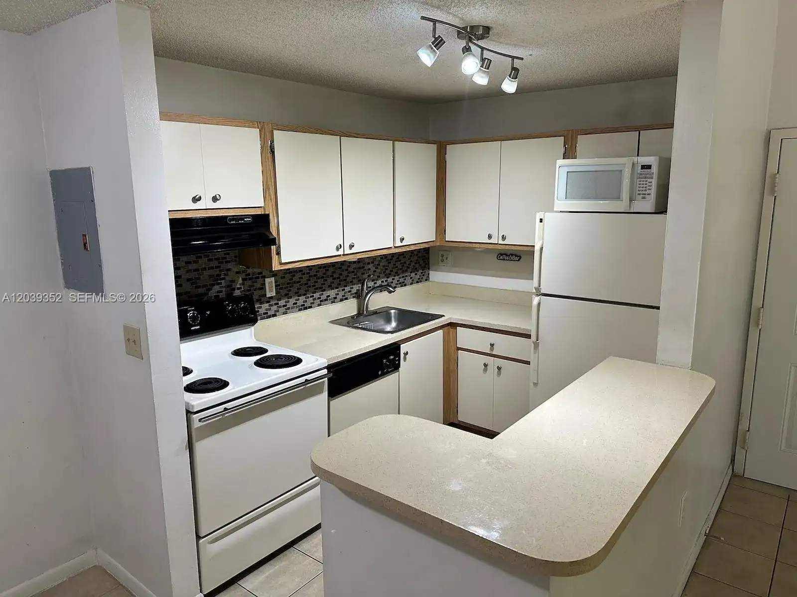 7200 NW 179th St # 311, Hialeah FL 33015 photo 3