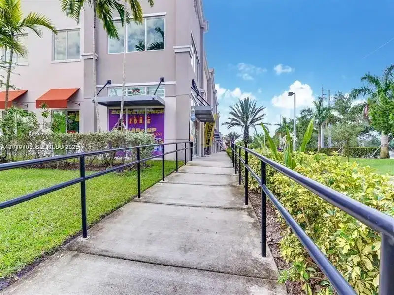 2101 SW 101st Ave # 204, Miramar FL 33025 photo 4