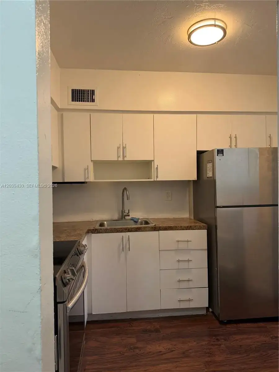 1667 NE Miami Gardens Dr # 145, Miami FL 33179 photo 2