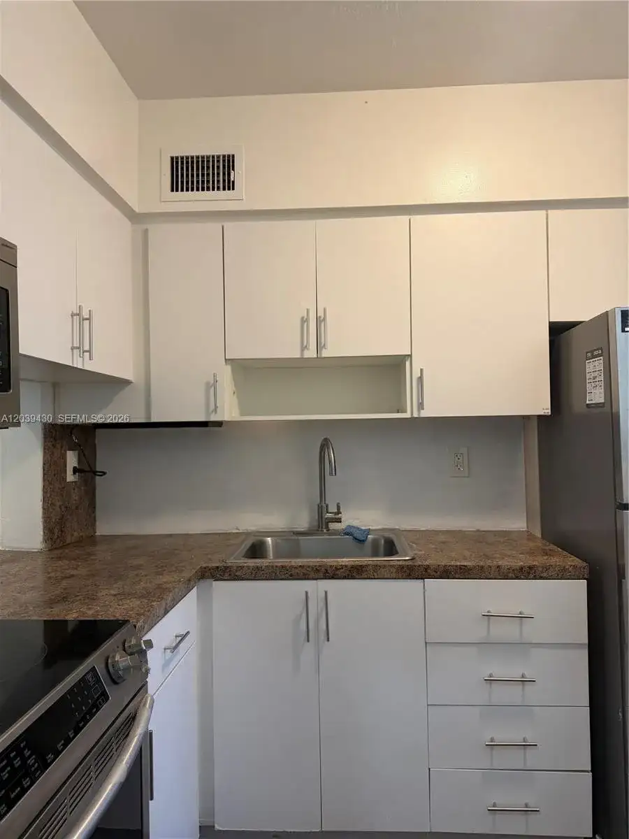 1667 NE Miami Gardens Dr # 145, Miami FL 33179 photo 3