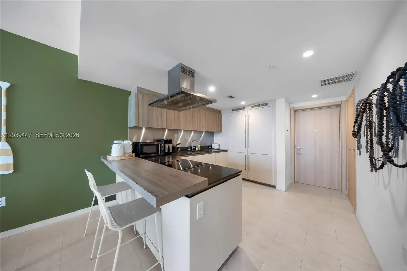 1000 Brickell Plz # 4704, Miami FL 33131 photo 3