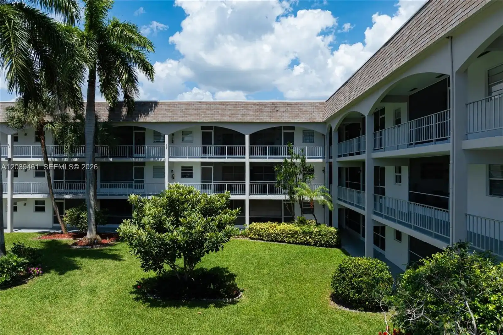 541 Blue Heron Dr # 308, Hallandale Beach FL 33009