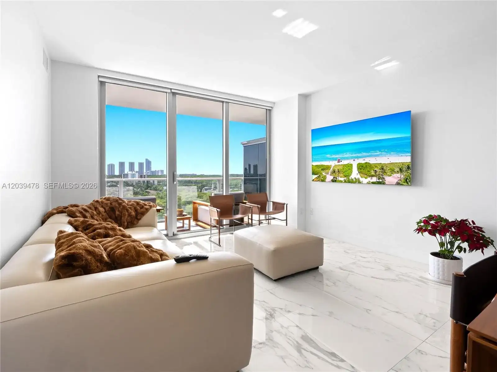 16385 Biscayne Blvd # 1117, North Miami Beach FL 33160 photo 3