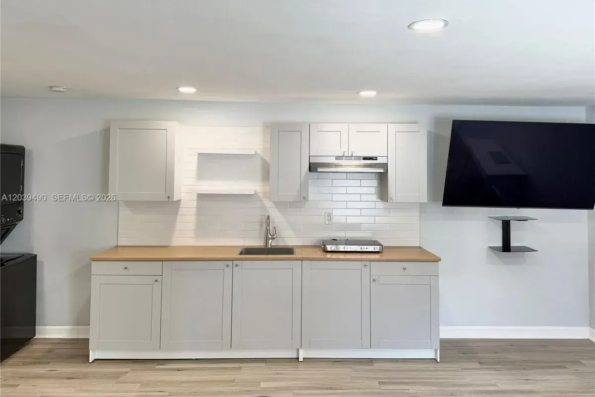 227 SW 26th Rd Rear, Miami FL 33129