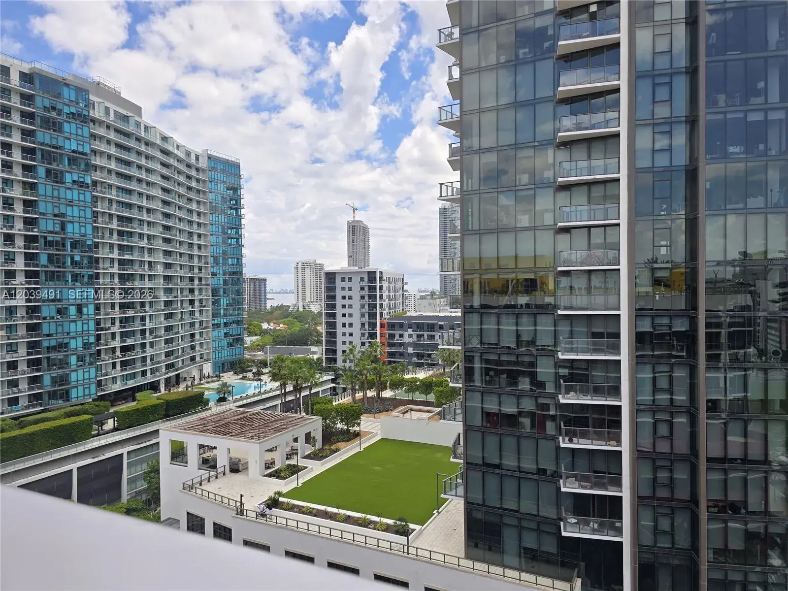 90 NE 32ND ST # 305, Miami FL 33137