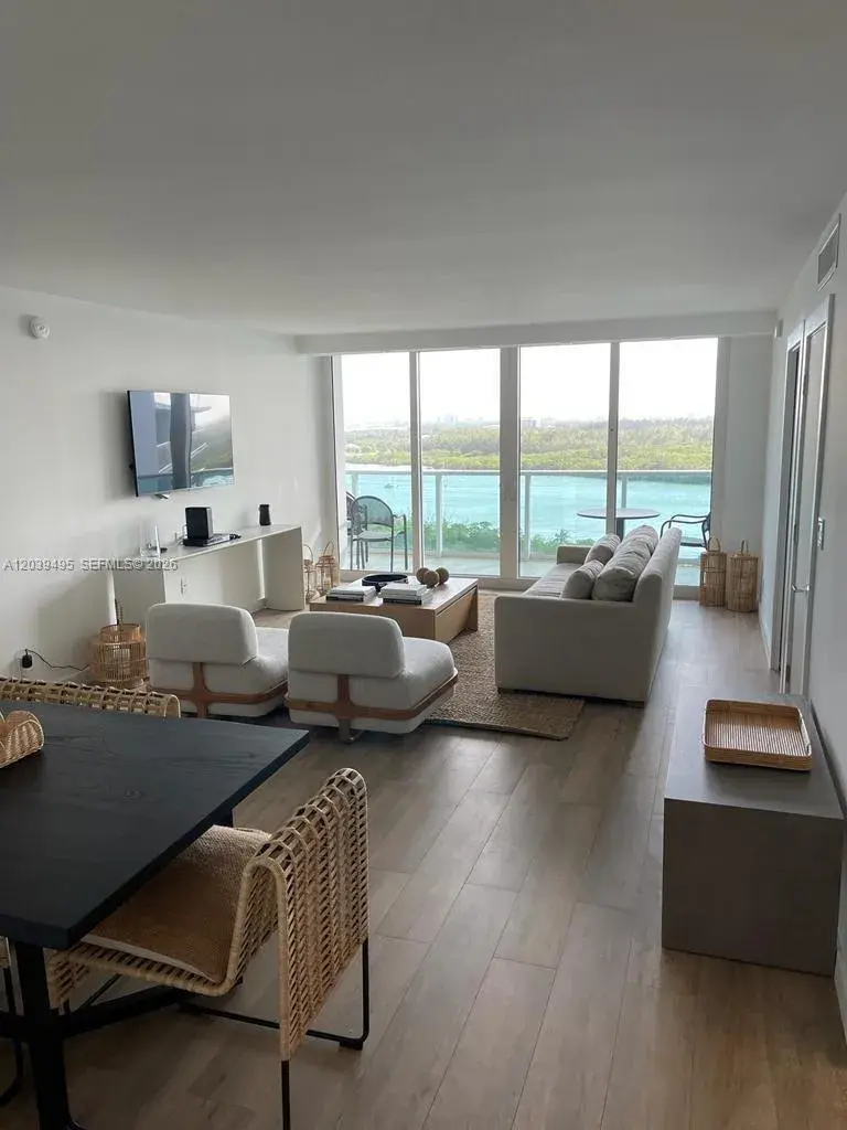 100 Bayview Dr # 1521, Sunny Isles Beach FL 33160