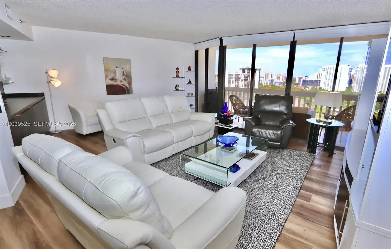 1000 Island Blvd # 2005, Aventura FL 33160 photo 2