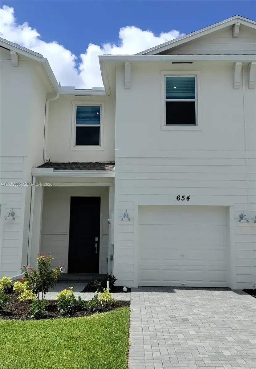 654 SE Lake Falls St # 654, Port St. Lucie FL 34984 photo 2