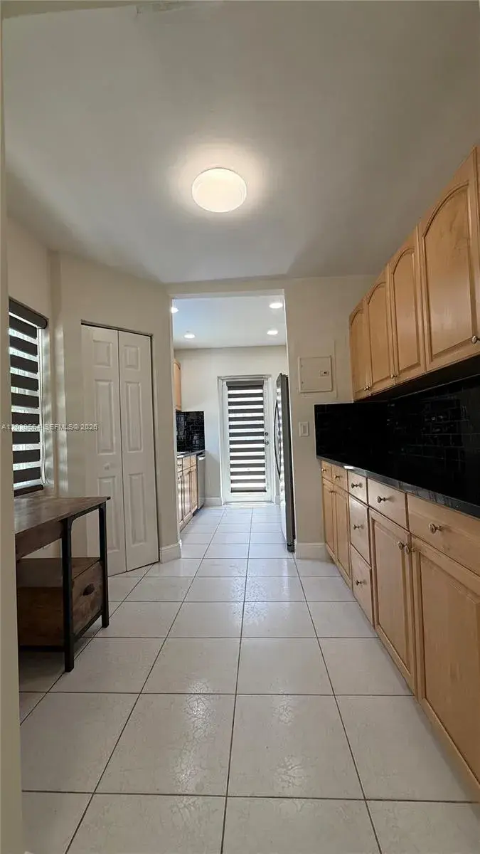 1380 SW 20th St # 1380, Miami FL 33145