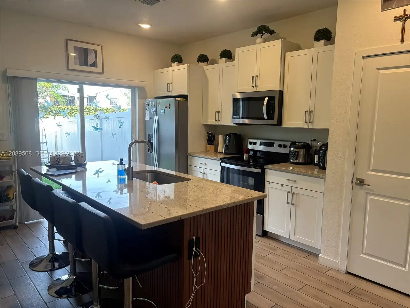 831 SE 16th Ct, Homestead FL 33034 photo 3