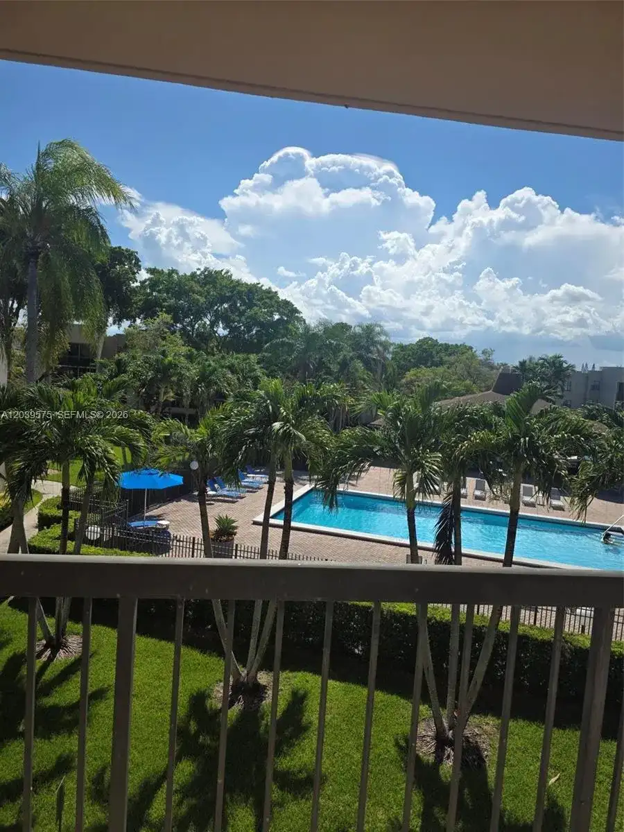 10985 SW 107th St # 312, Miami FL 33176 photo 2
