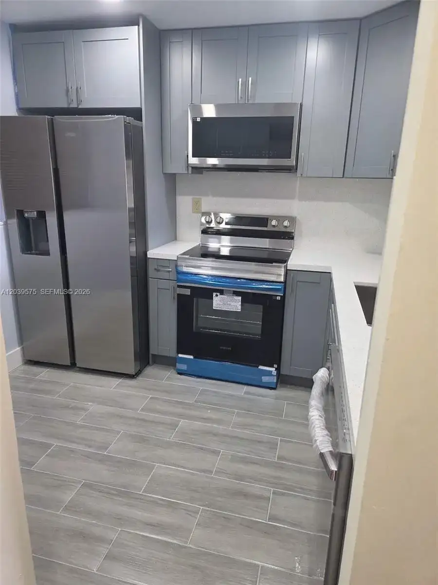 10985 SW 107th St # 312, Miami FL 33176 photo 4