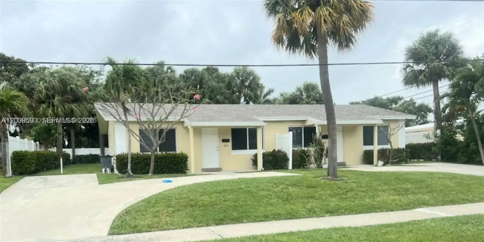 323 Northlake Dr # 325, North Palm Beach FL 33408