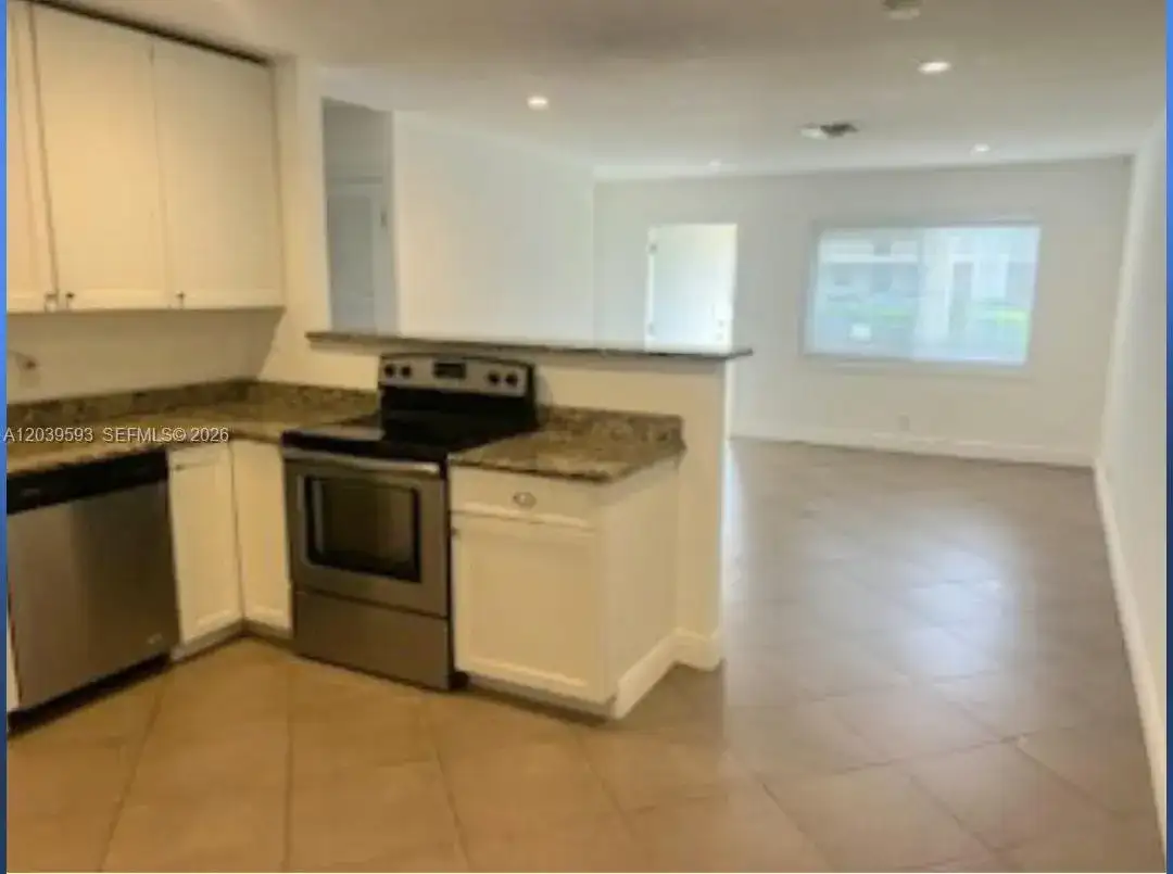 323 Northlake Dr # 325, North Palm Beach FL 33408 photo 3